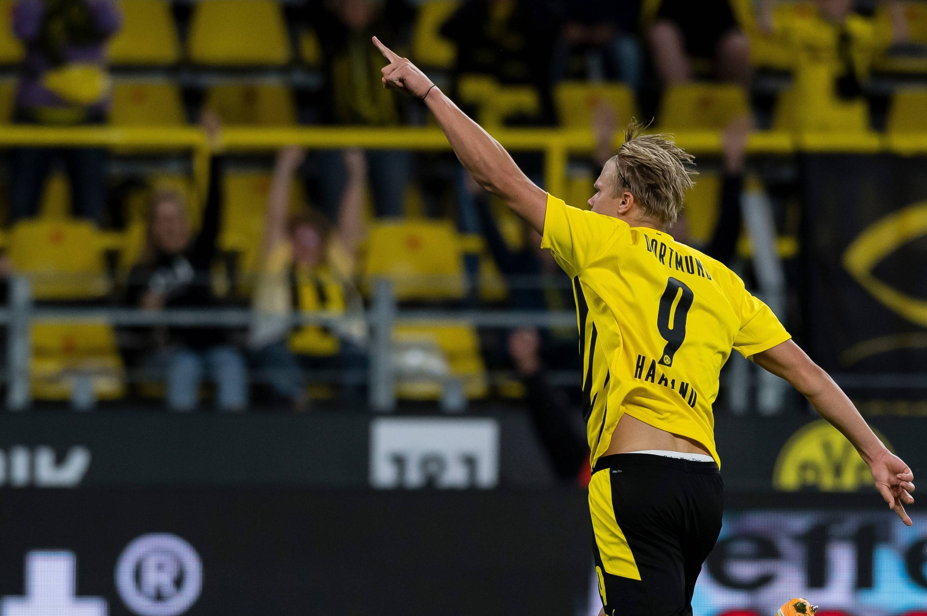 球员：我就轻轻一抬腿